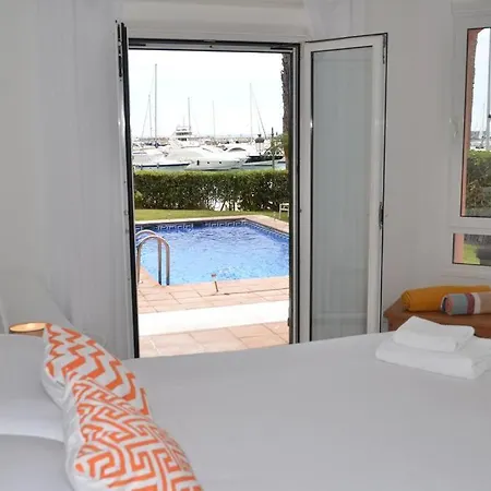 Lovely 2 Bedroom Unit With Private Pool Apartman