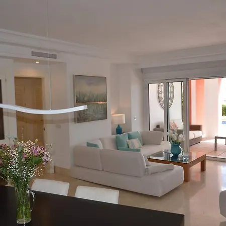 Lovely 2 Bedroom Unit With Private Pool Sotogrande