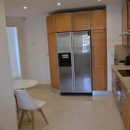 Apartment Lovely 2 Bedroom Unit With Private Pool